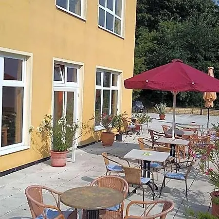 Daenholm 3*
