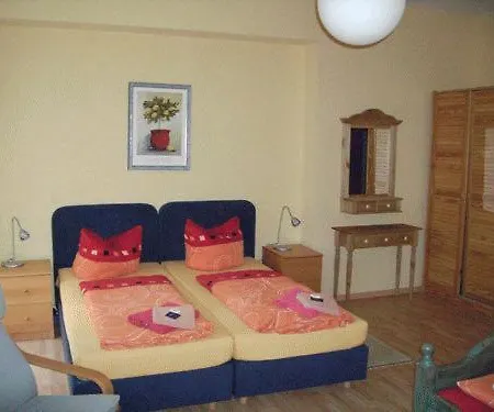 丹霍尔姆酒店 3* 施特拉尔松德